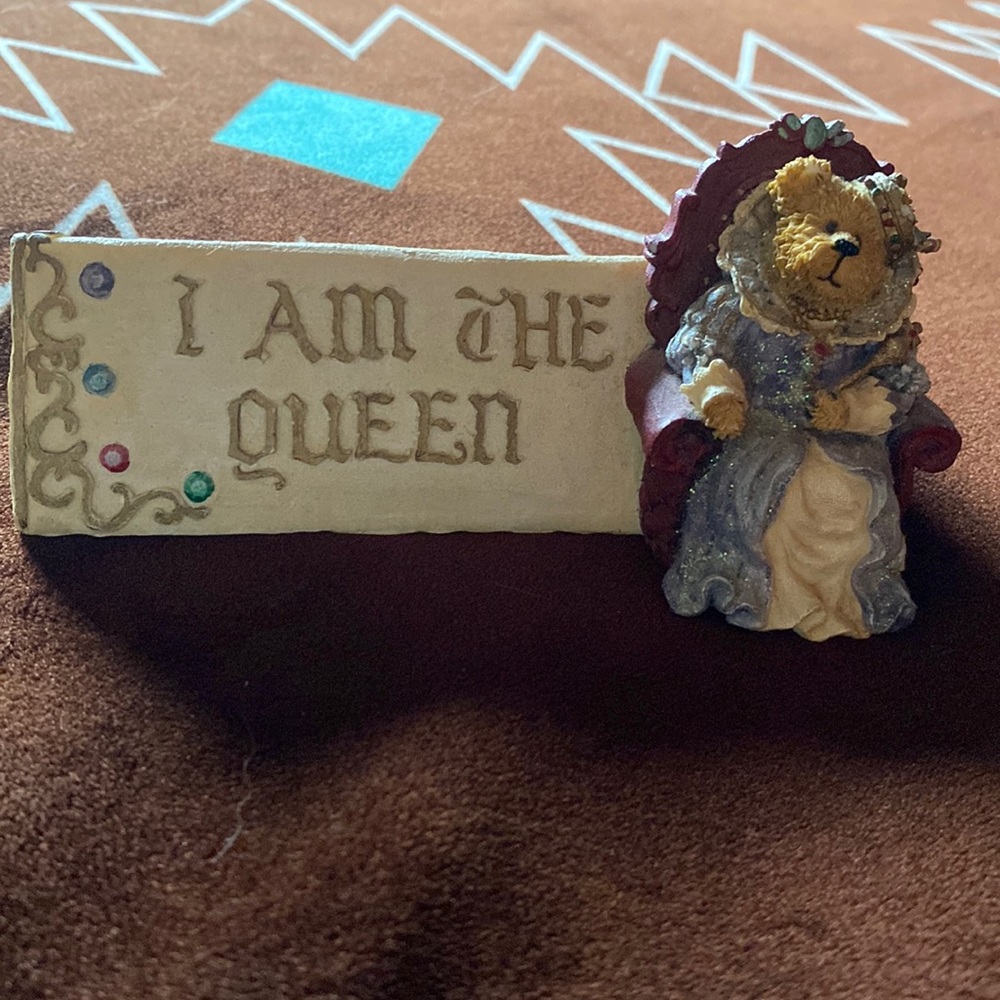 Boyd’s Bears and Friends “I Am the Queen”
